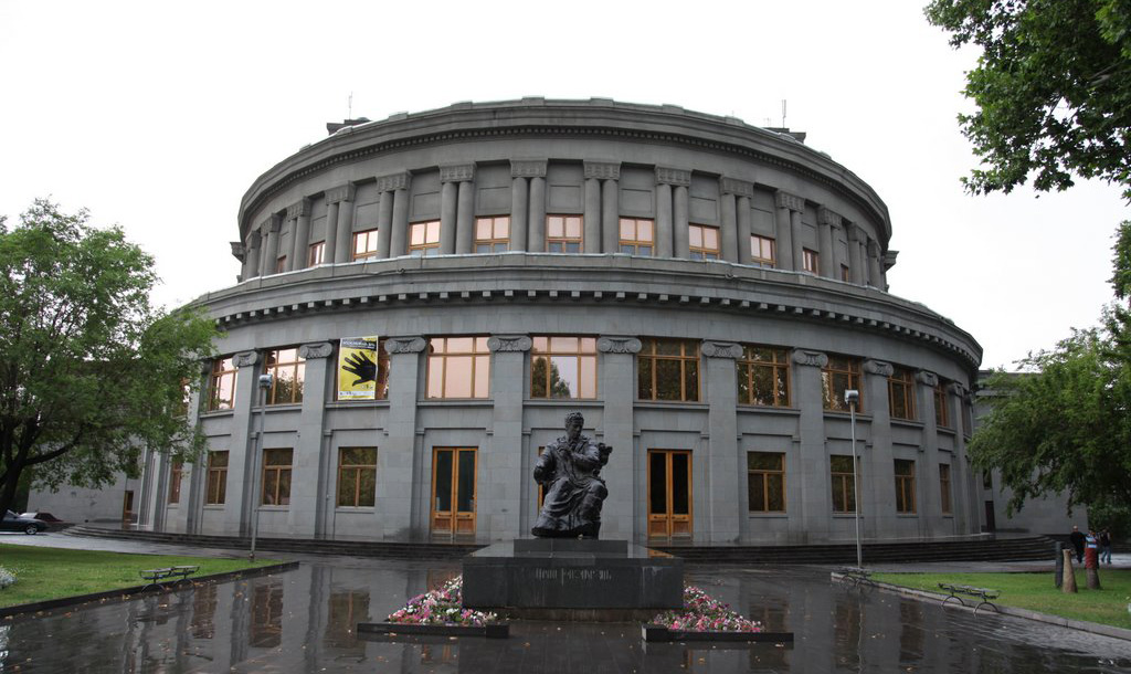 Theater von Oper und Ballet, Yerevan